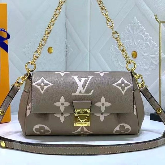 Louis Vuitton Easy Pouch Bag