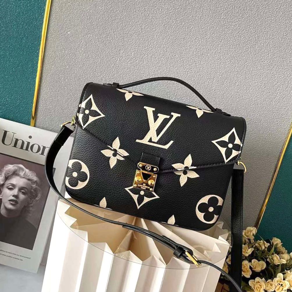 Louis Vuitton Pochette Métis Bag