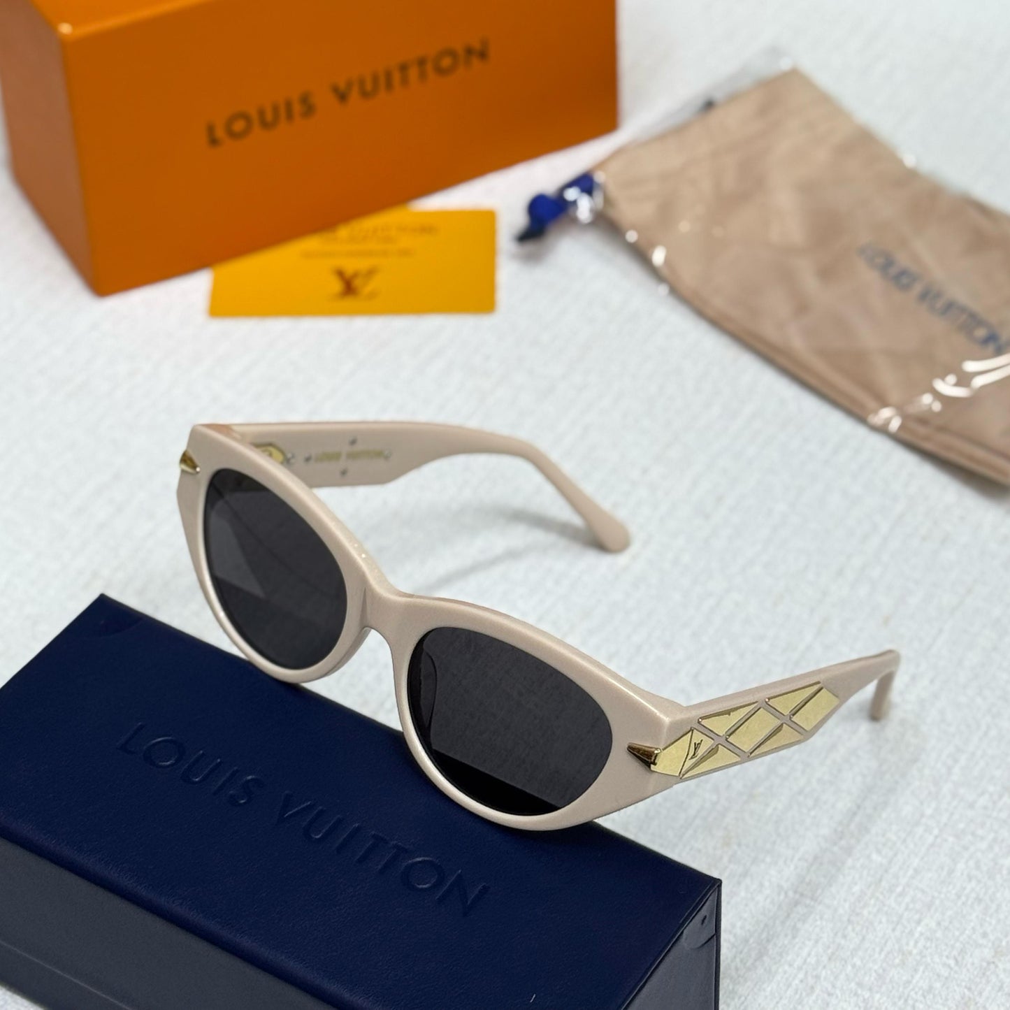 Louis Vuitton Style #19 Sunglasses