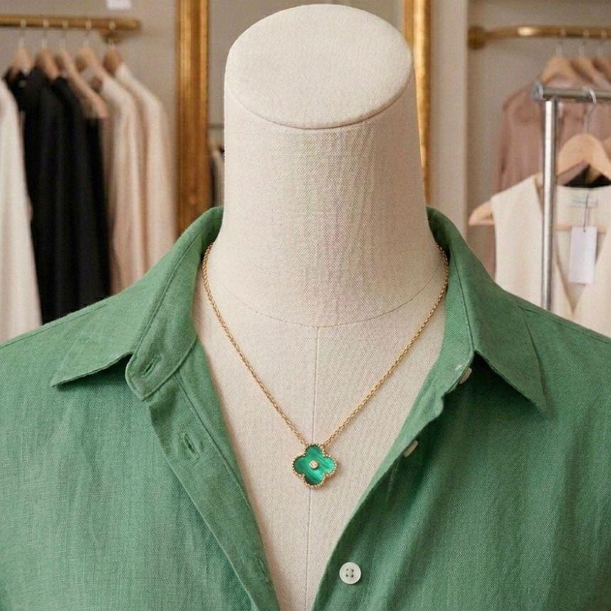 Van Cleef & Arpels Vintage Alhambra Limited Edition Holiday Pendant
