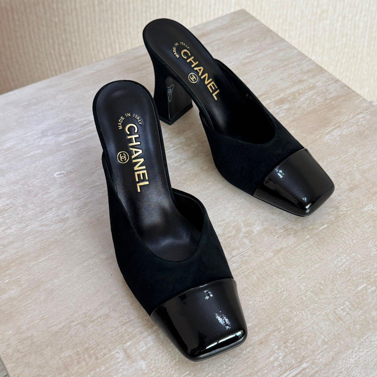 Chanel Mules in Suede Kidskin & Patent Calfskin