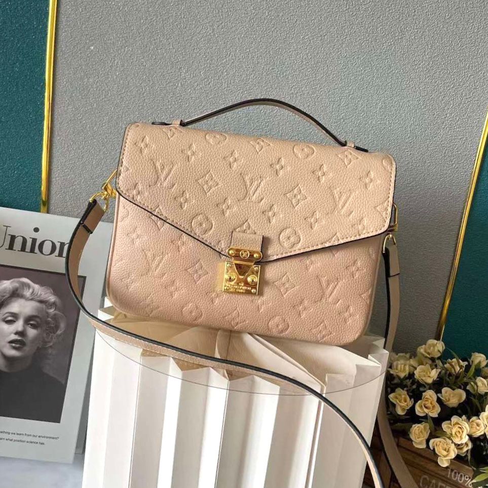 Louis Vuitton Pochette Metis Bag Devoshka