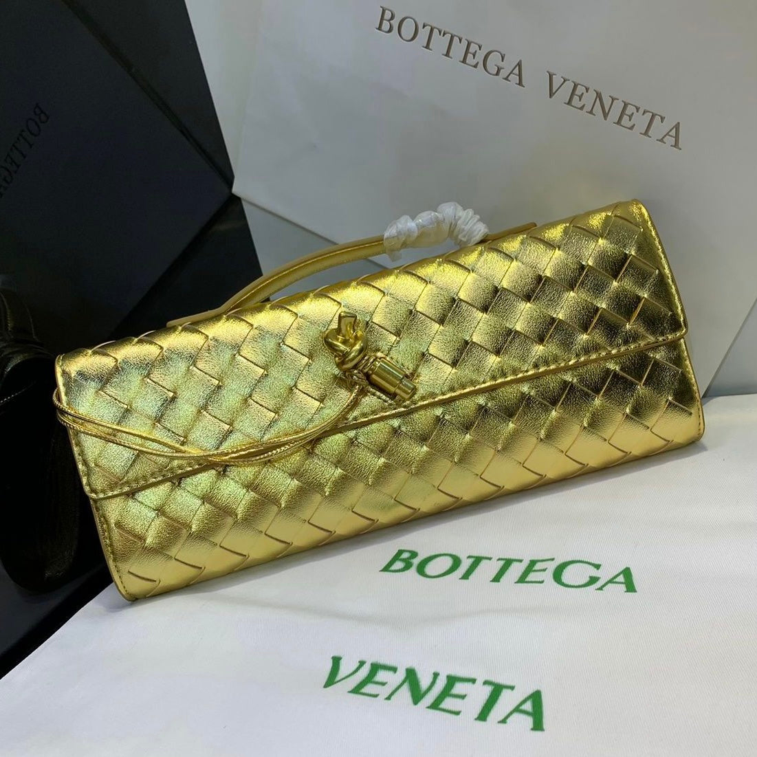 Bottega Veneta Long Andiamo Handle Clutch in Leather Bag