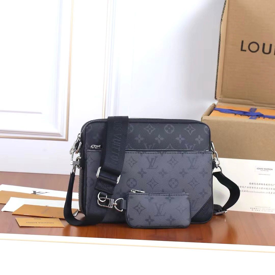 Louis Vuitton trio Messenger Bag