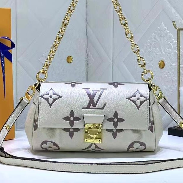 Louis Vuitton Easy Pouch Bag