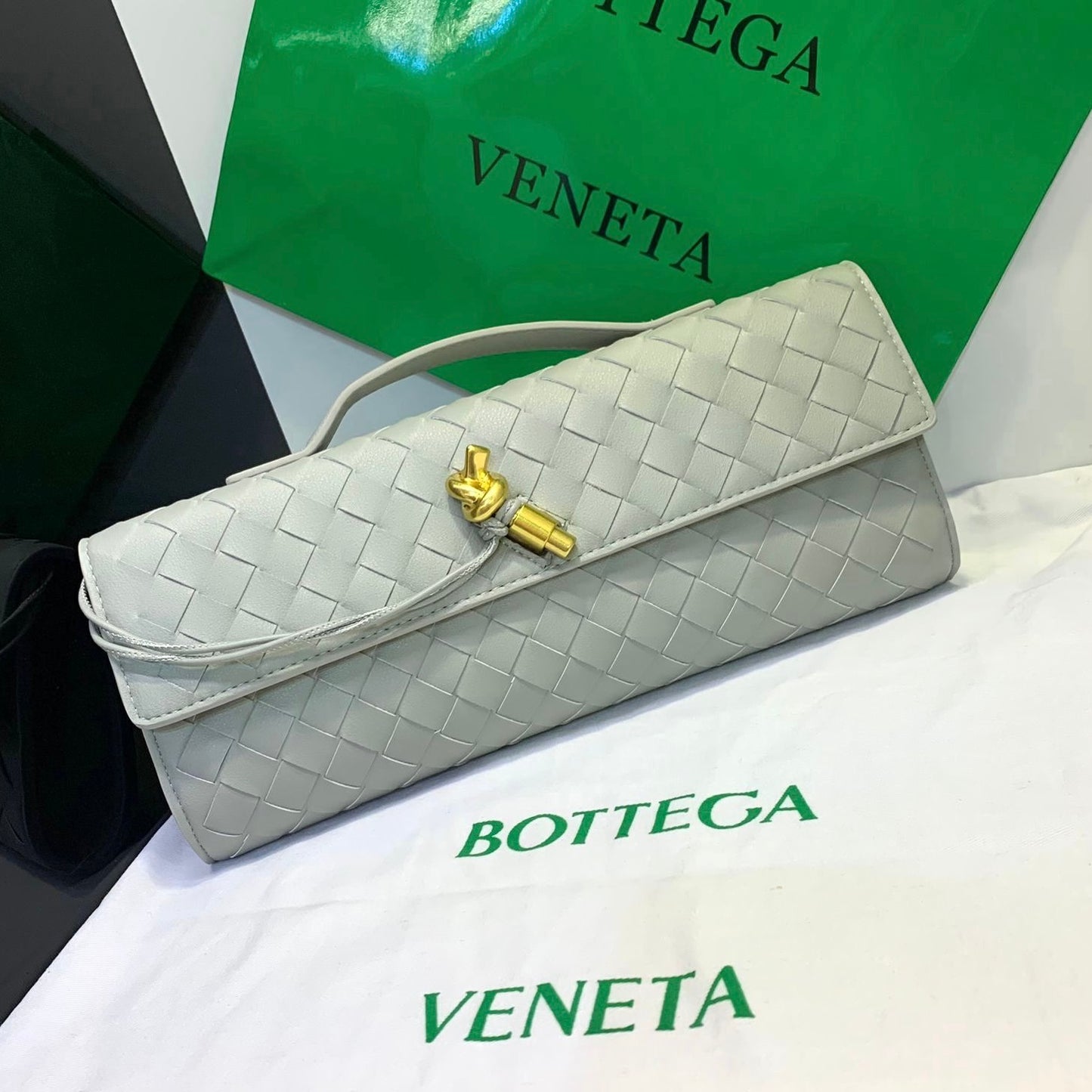 Bottega Veneta Long Andiamo Handle Clutch in Leather Bag