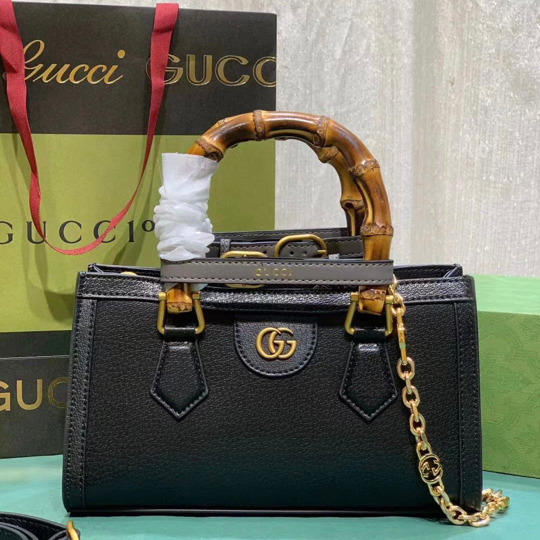 Gucci Diana small Shoulder Bag