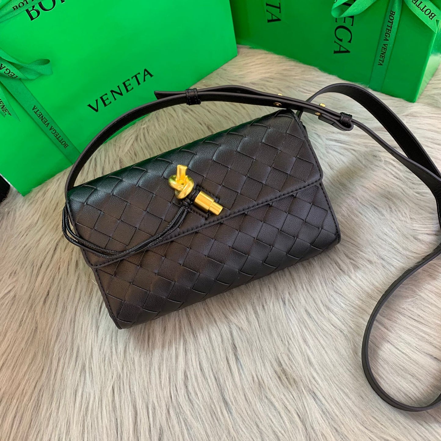 Bottega Veneta Andiamo Clutch in Metallic Intrecciato Leather Bag