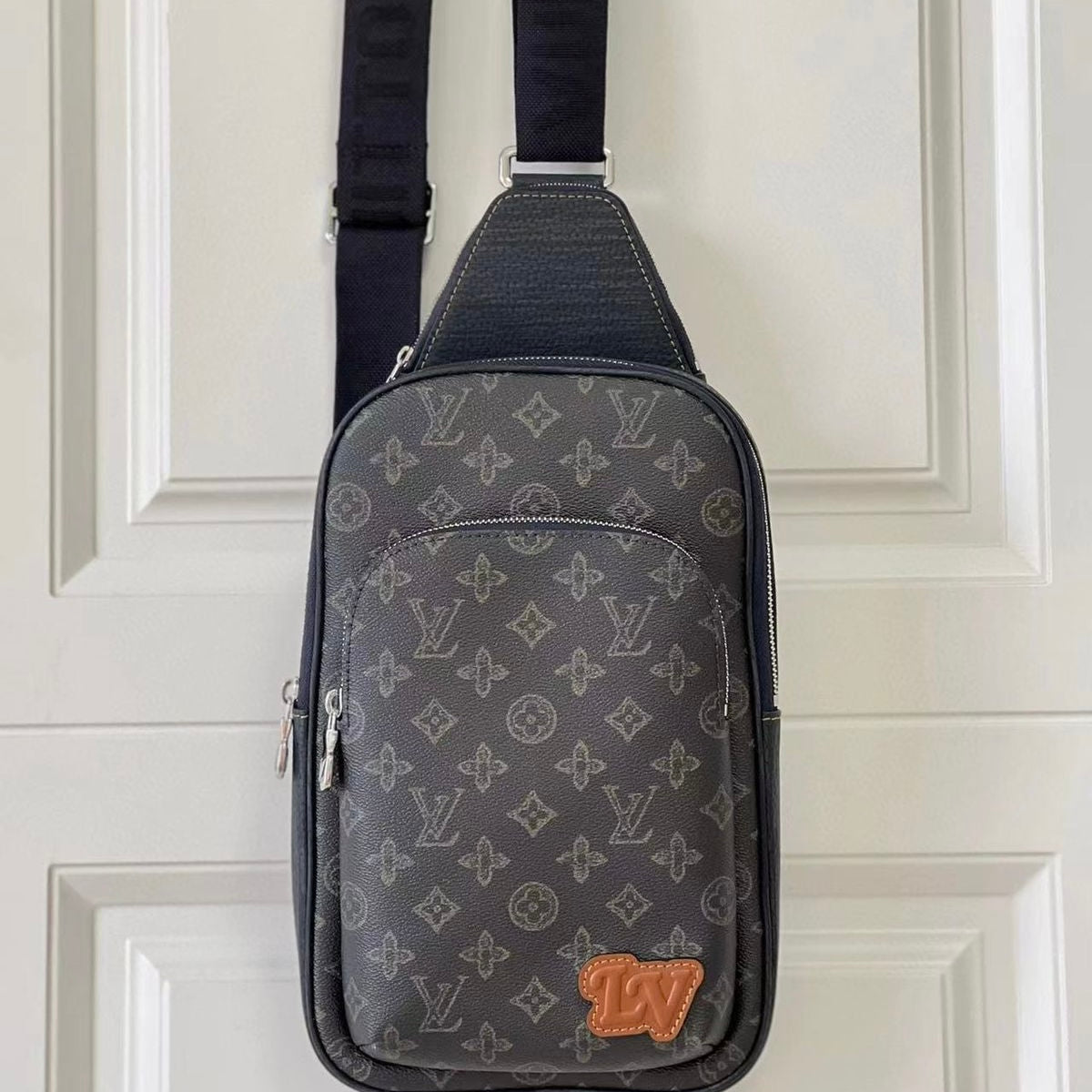 Louis Vuitton Avenue Sling Bag