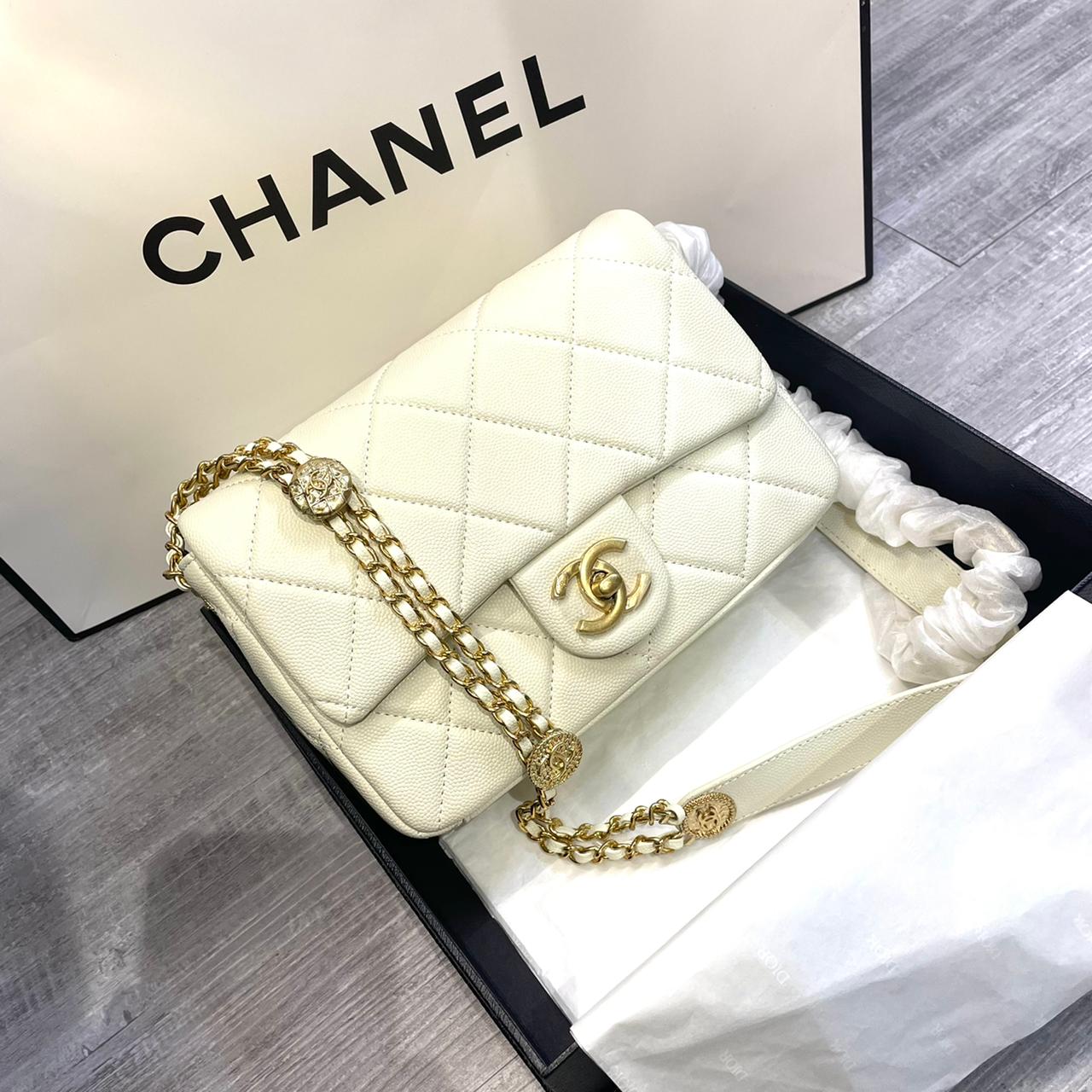 Chanel Top 23P Love Bag
