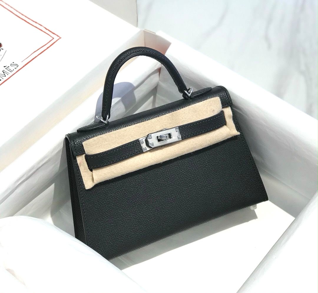 Hermes BN Kelly Togo Caviar 21CM Bag