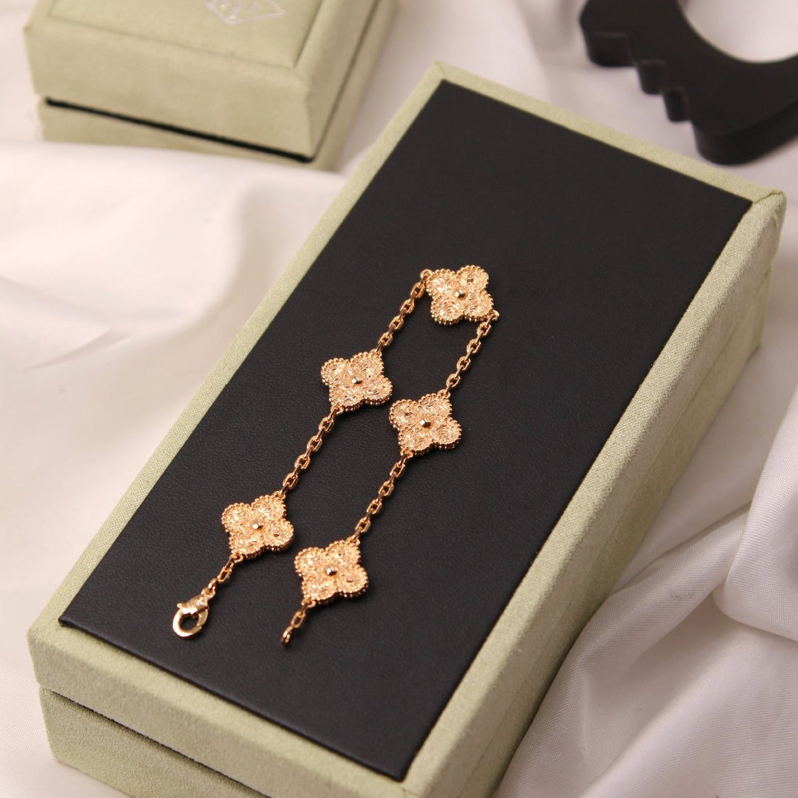 Van Cleef & Arpels Vintage Alhambra 5 motifs bracelet