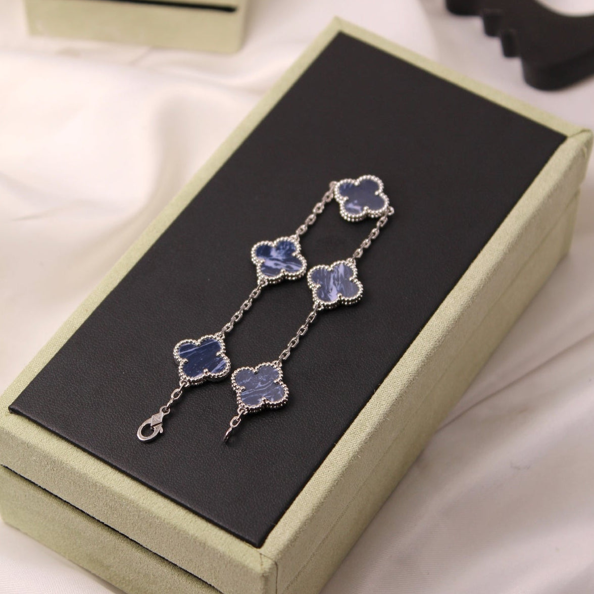 Van Cleef & Arpels Vintage Alhambra 5 motifs bracelet