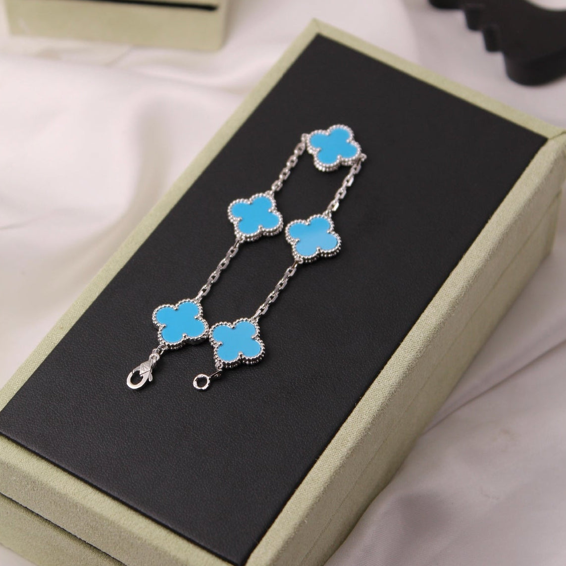 Van Cleef & Arpels Vintage Alhambra 5 motifs bracelet