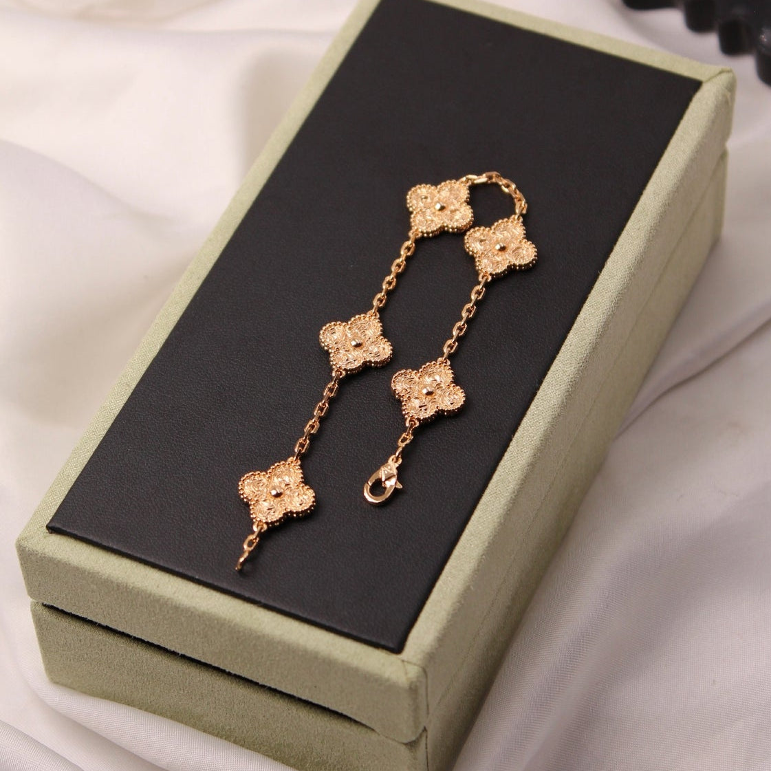 Van Cleef & Arpels Vintage Alhambra 5 motifs bracelet