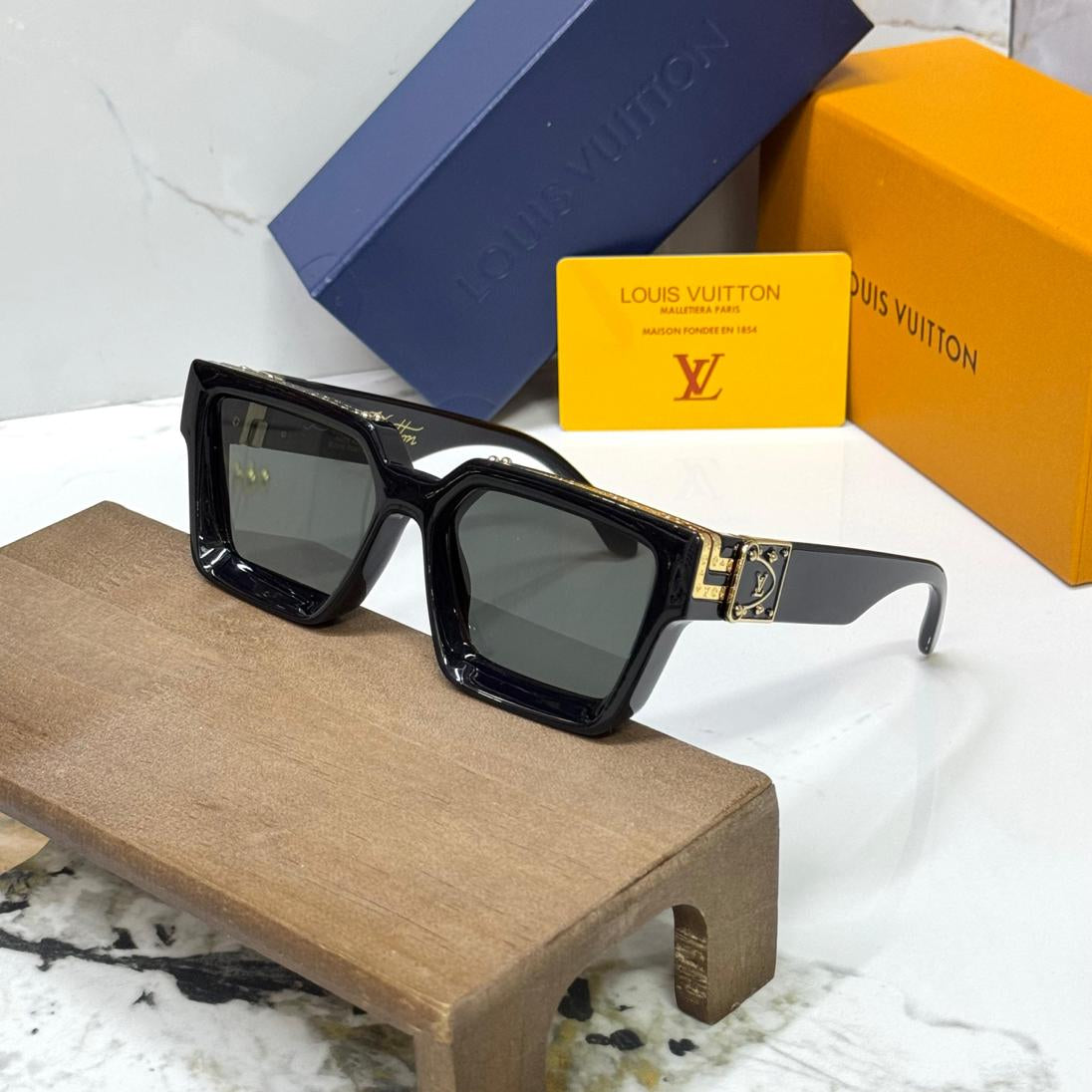 Louis Vuitton Style #22 Sunglasses