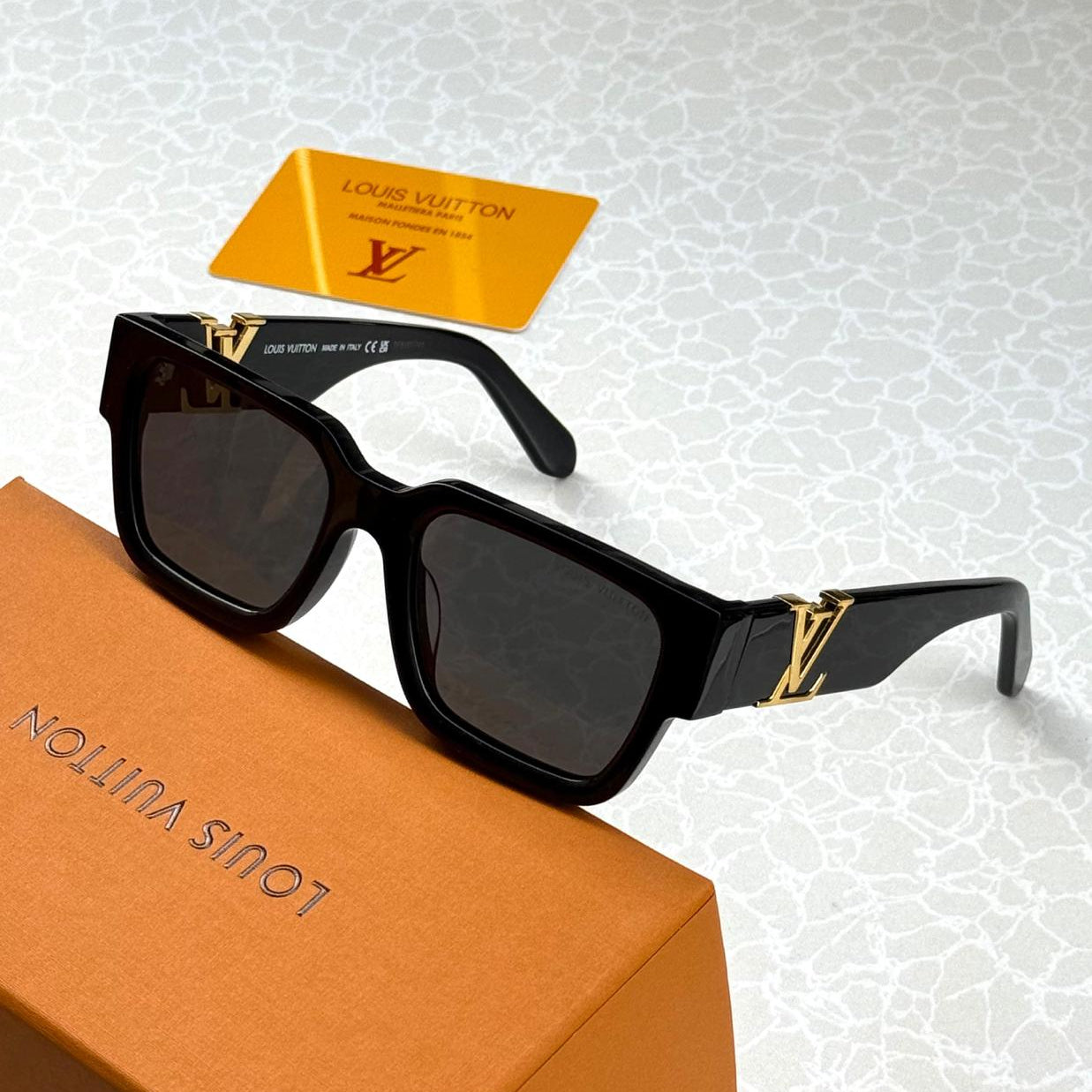 Louis Vuitton Style #23 Sunglasses