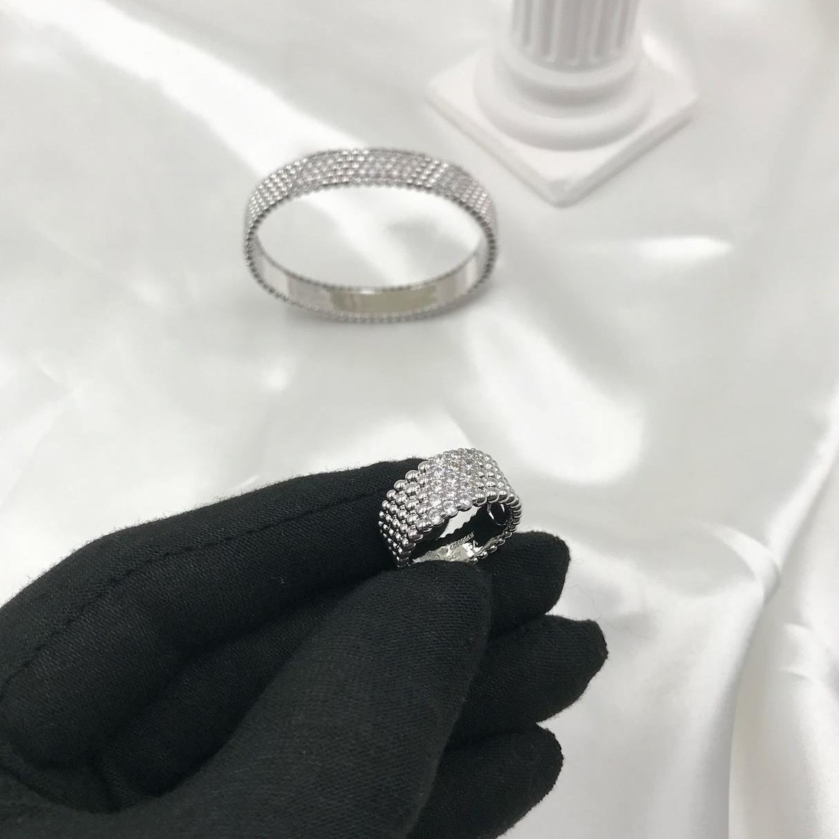 Van Cleef & Arpels Perlée