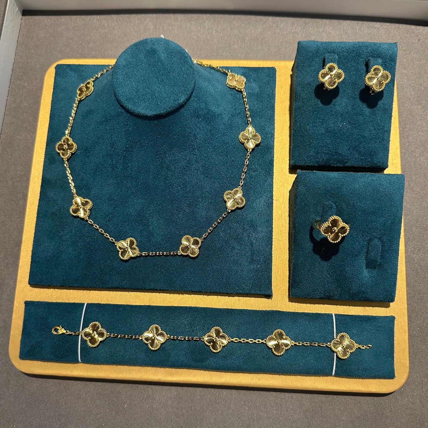 Van Cleef & Arpels Alhambra Collection