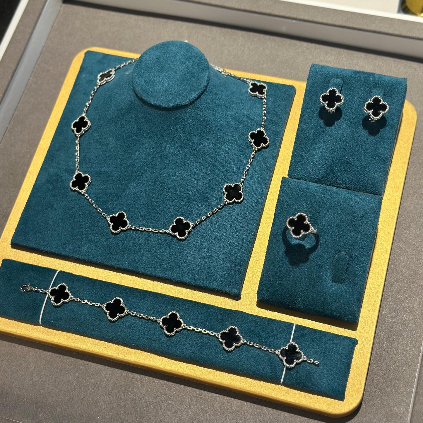 Van Cleef & Arpels Alhambra Collection