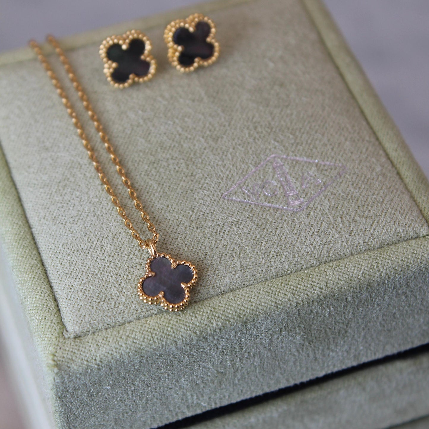 Van Cleef & Arpels Vintage Alhambra Guilloché set