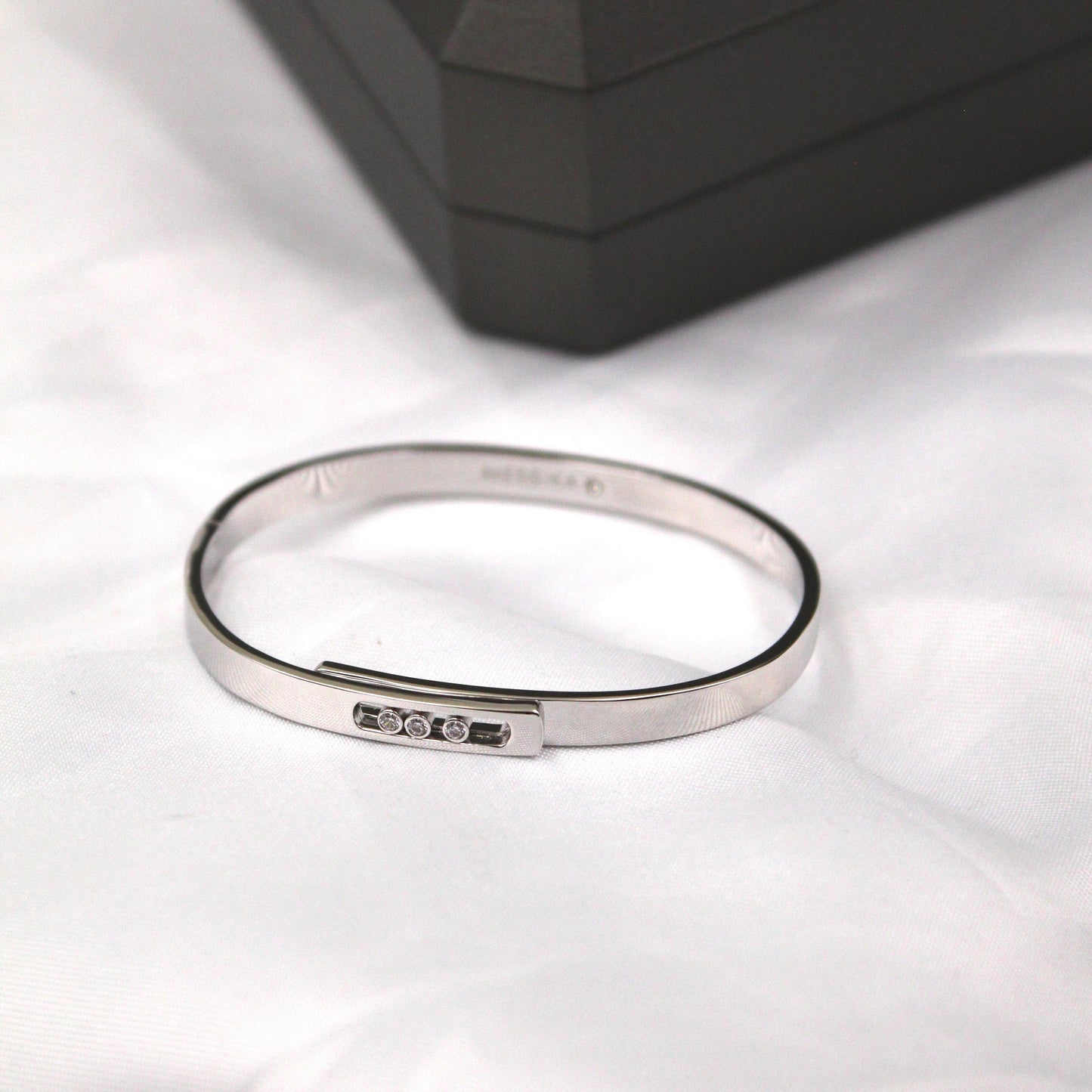 Messika Move Noa Diamond Bangle Bracelet
