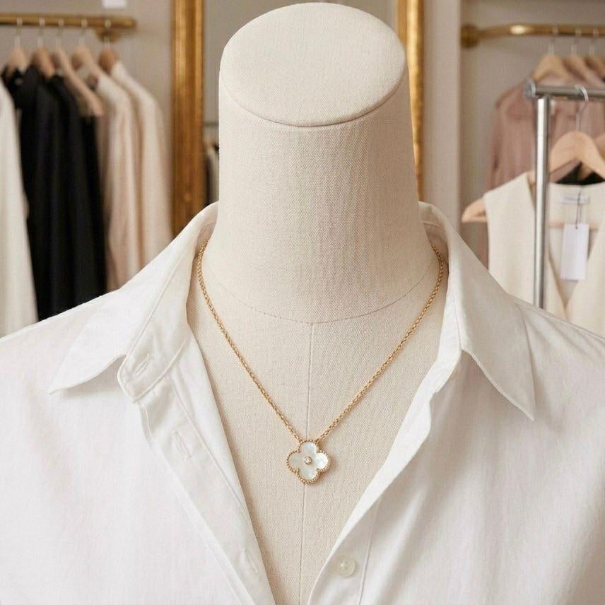 Van Cleef & Arpels Vintage Alhambra Limited Edition Holiday Pendant