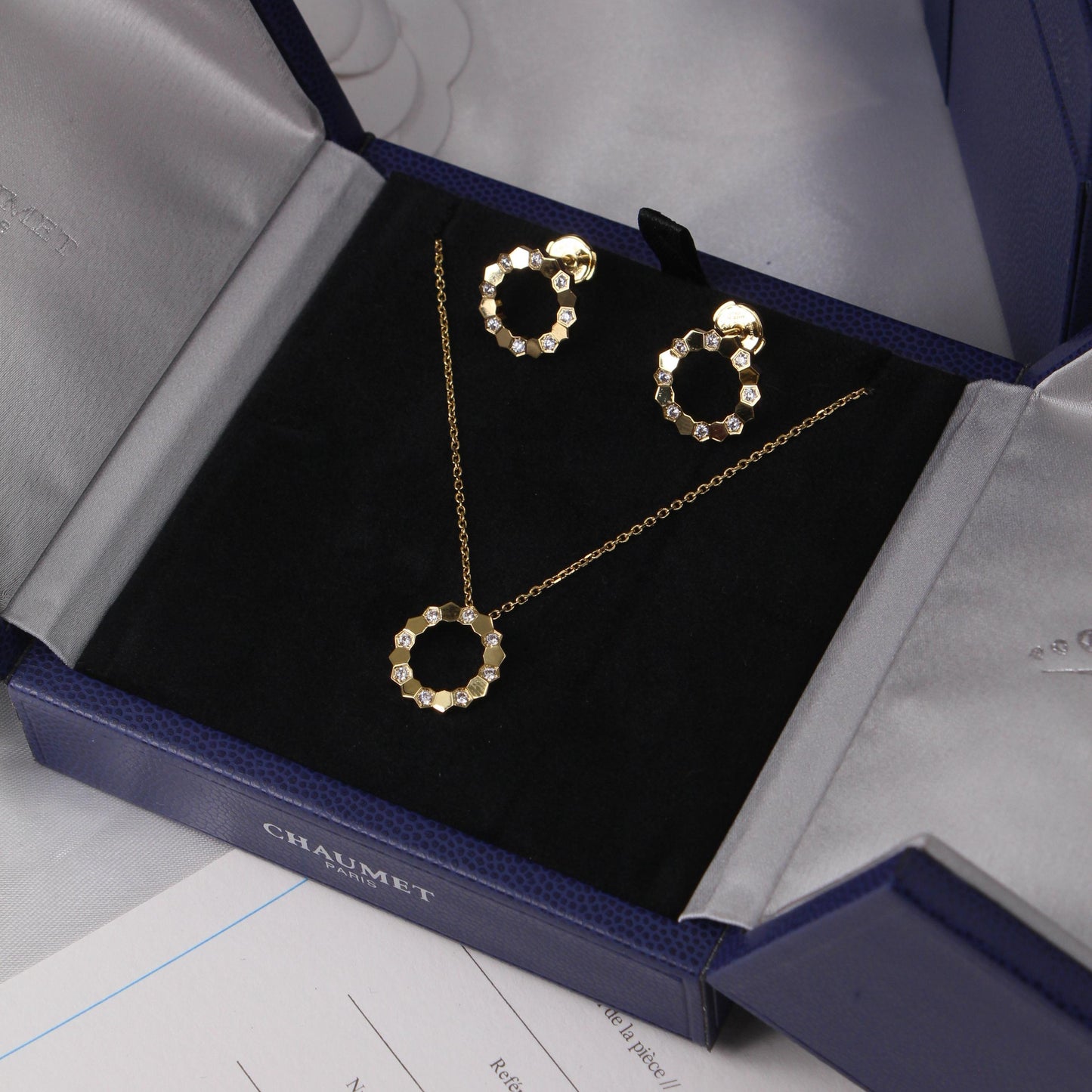 Bee de Chaumet collection