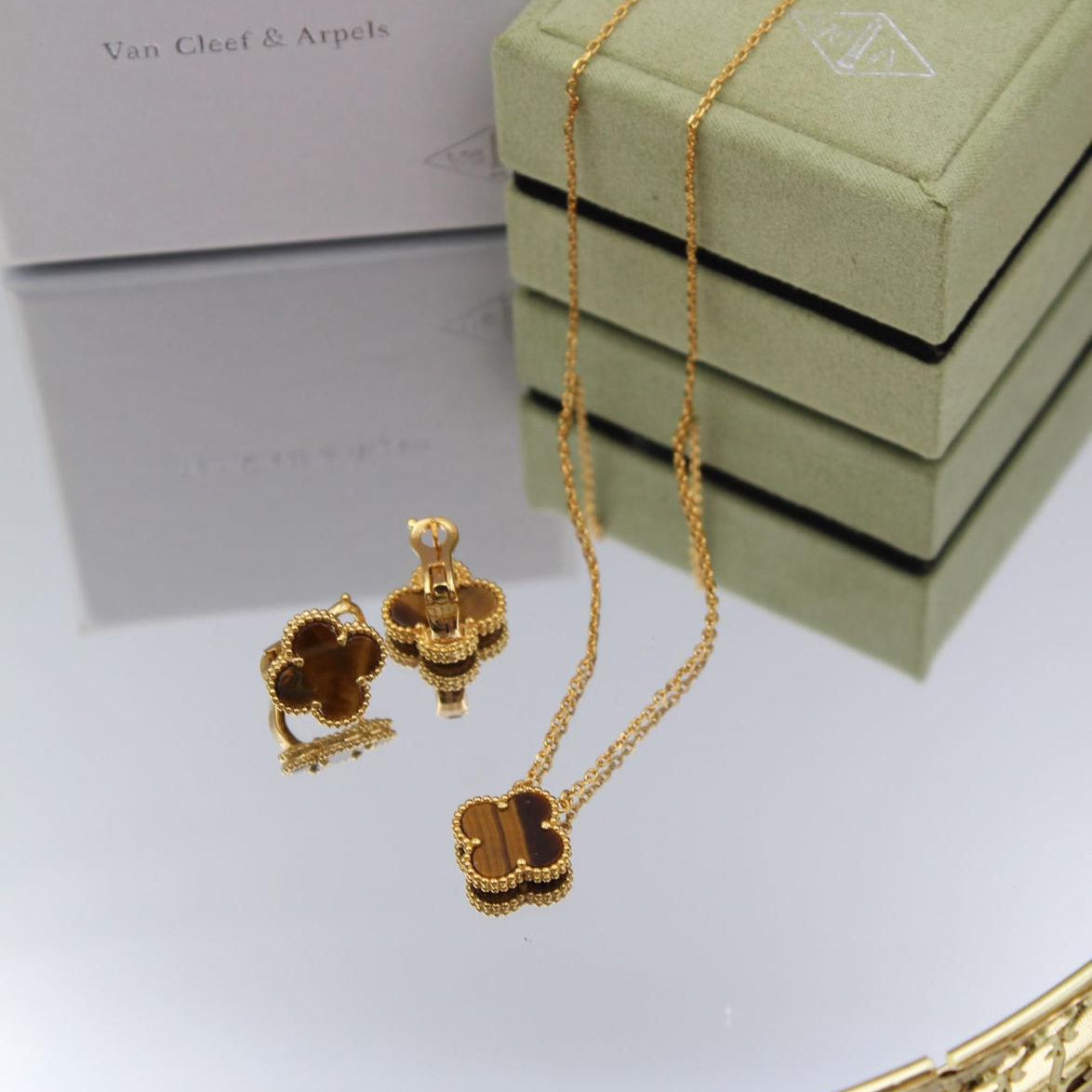 Van Cleef & Arpels Vintage Alhambra Pendant Necklace
