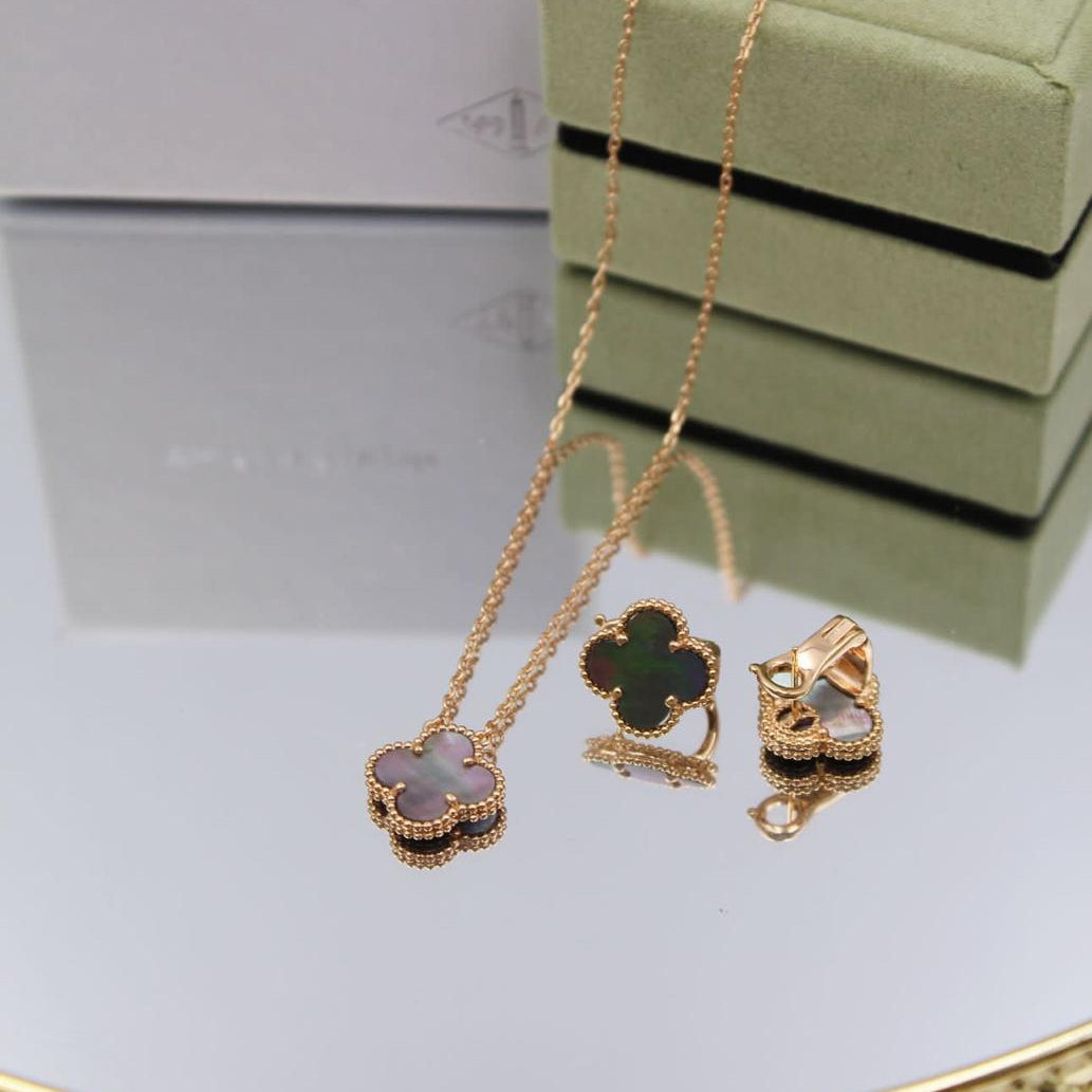 Van Cleef & Arpels Vintage Alhambra Pendant Necklace