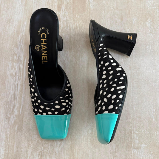 Chanel Mules in Suede Kidskin & Patent Calfskin