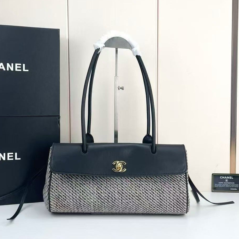 CHANEL Small Urban Essentials East-West Shopping Tote