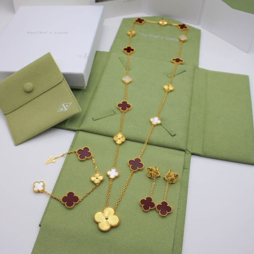 Van Cleef & Arpels Magic Alhambra Collection