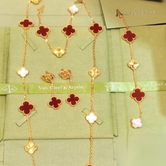Van Cleef & Arpels Magic Alhambra Collection