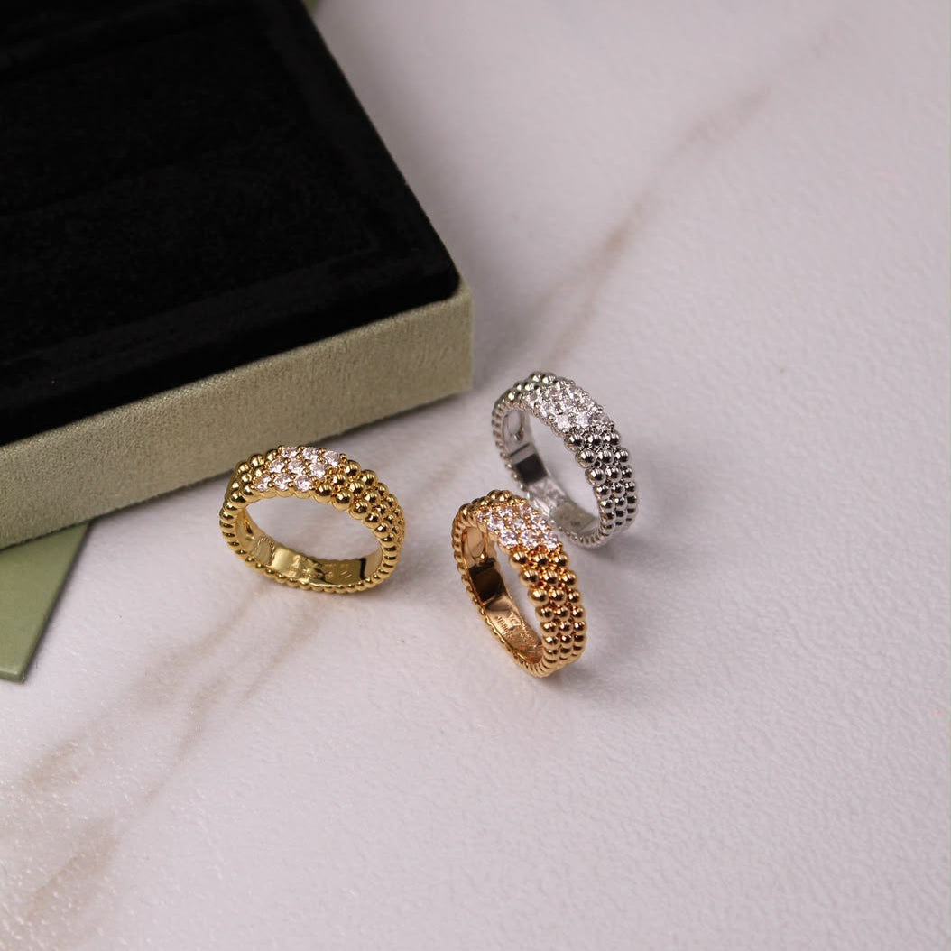 Van Cleef & Arpels Perlée diamonds ring
