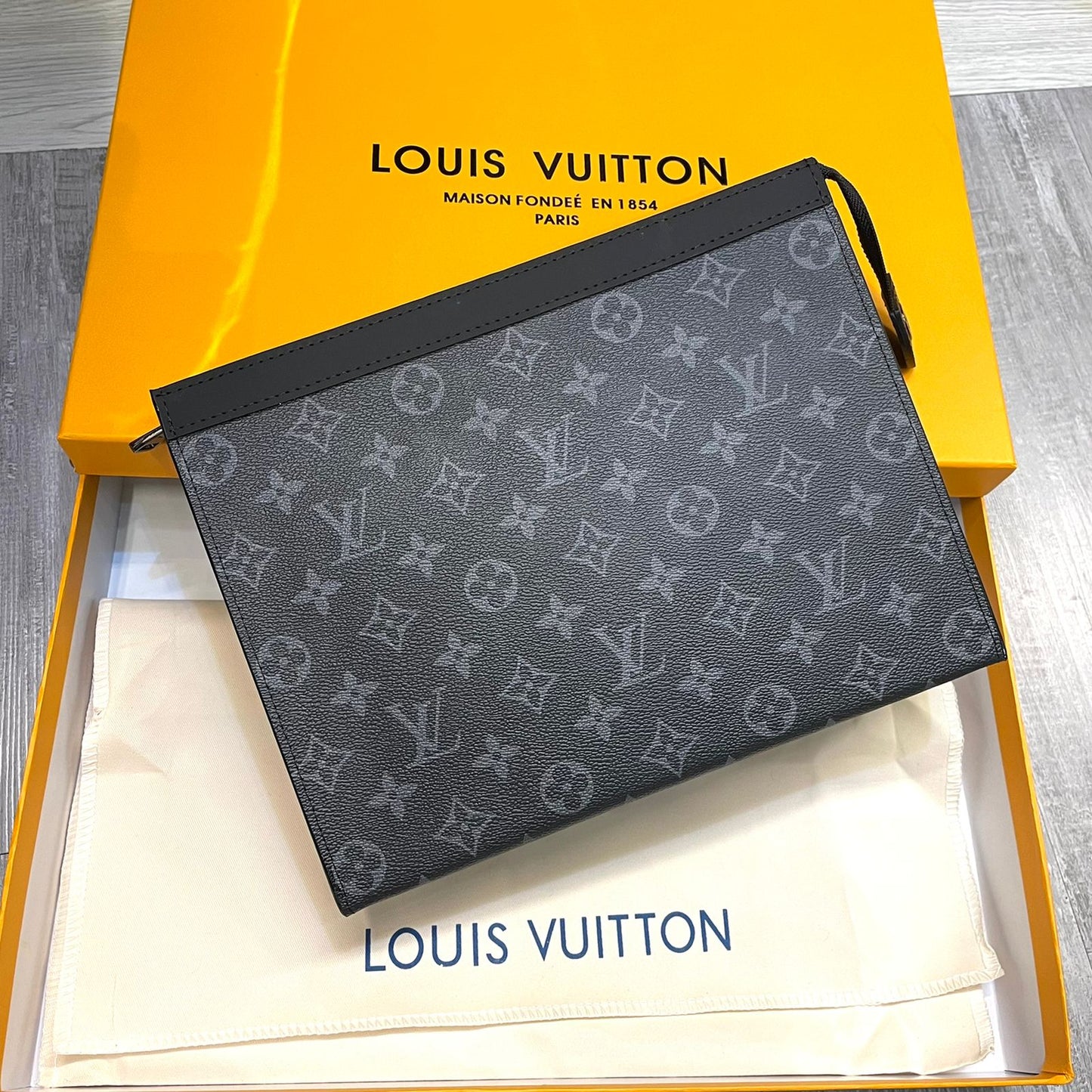 Louis Vuitton Pouch Style#2