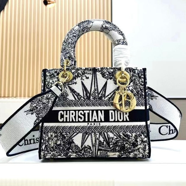 Dior Medium Lady D-Lite Bag