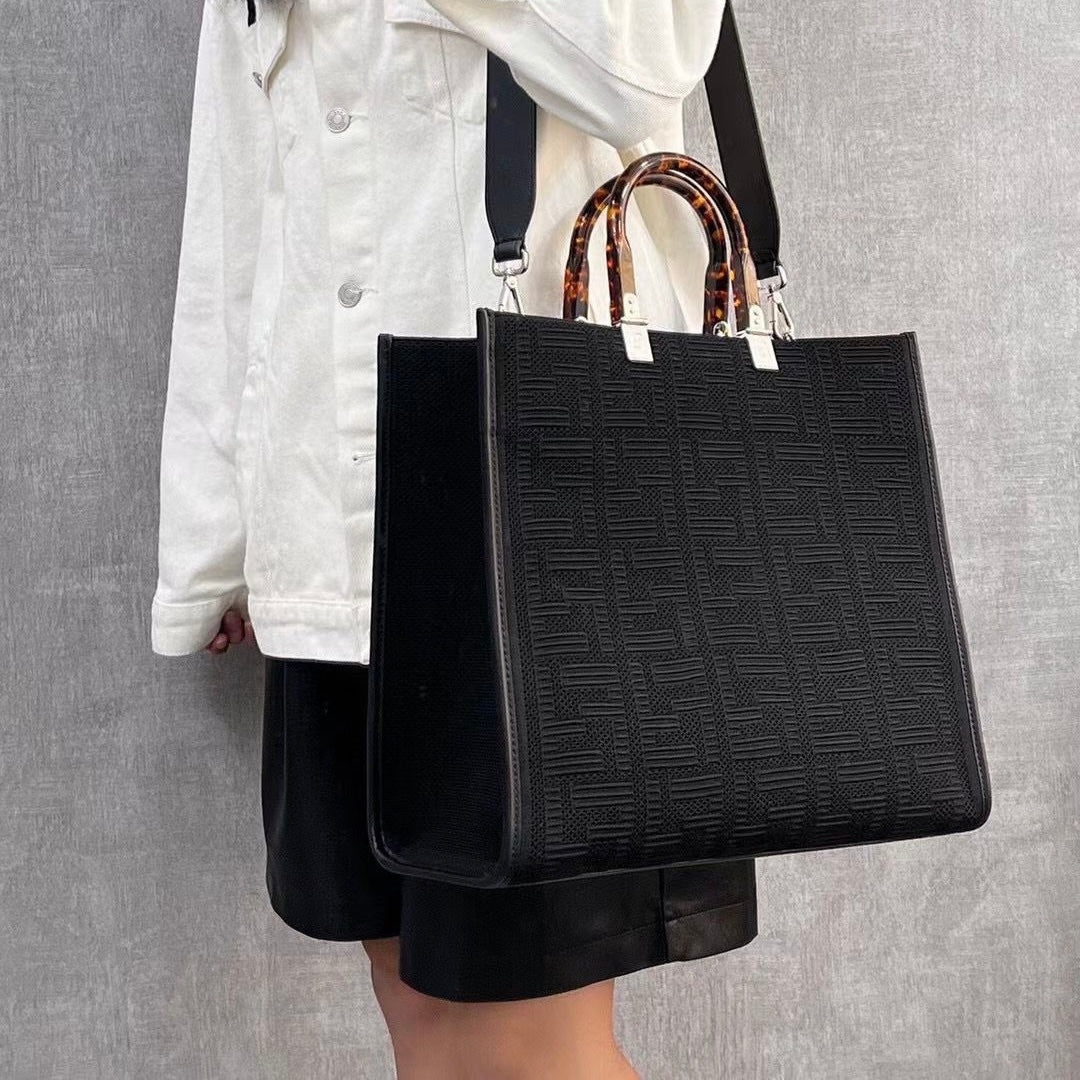 Fendi Sunshine Shopper Medium Style#4 Bag