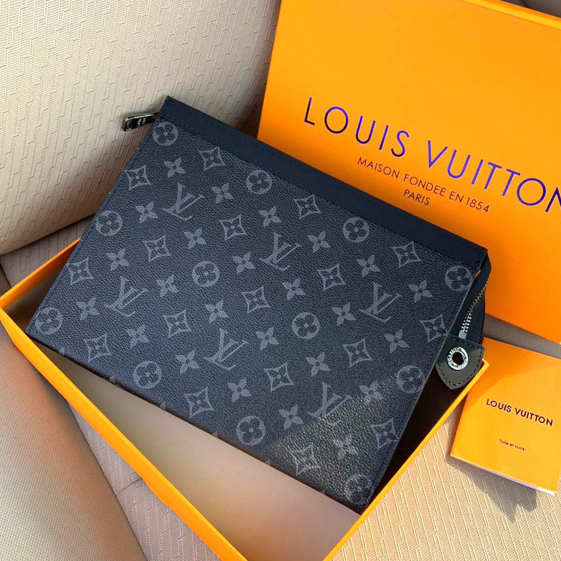 Louis Vuitton Pouch Style#3