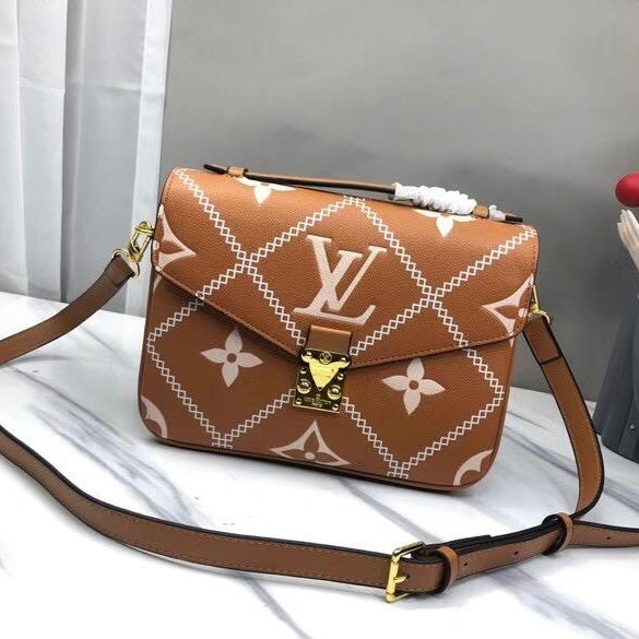 Louis Vuitton Pochette Métis Bag