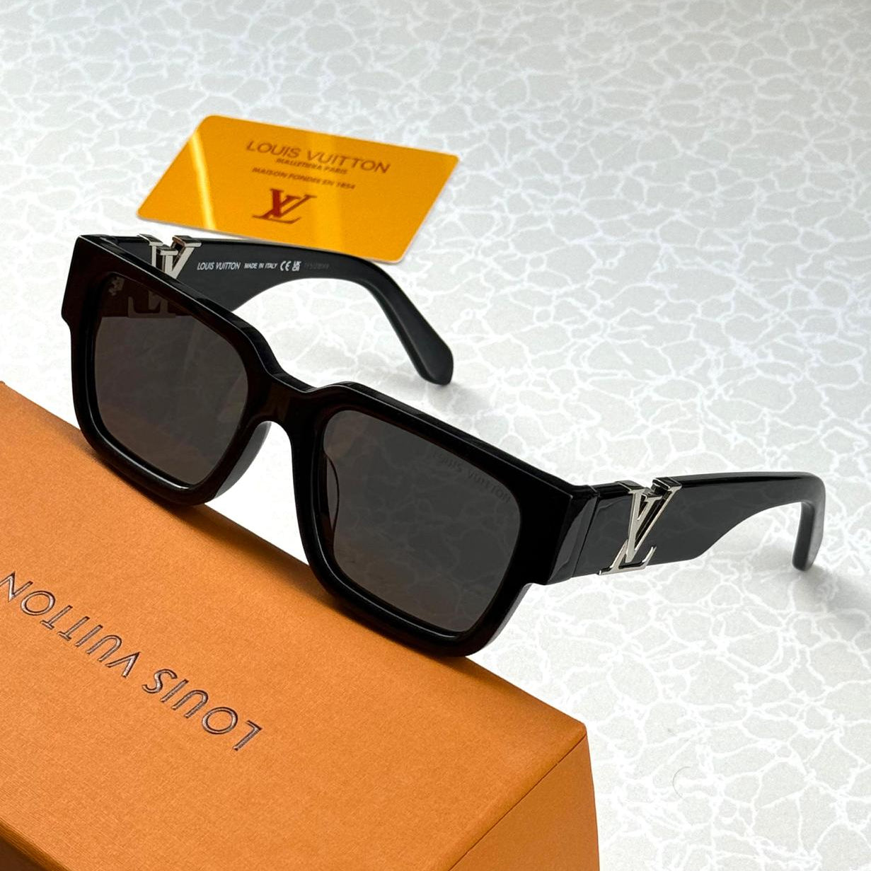 Louis Vuitton Style #23 Sunglasses