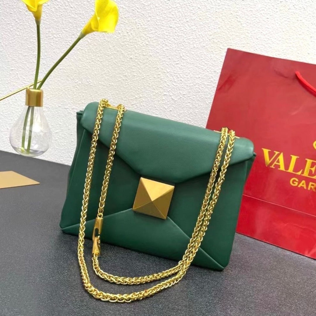 Valentino One Stud chain bag