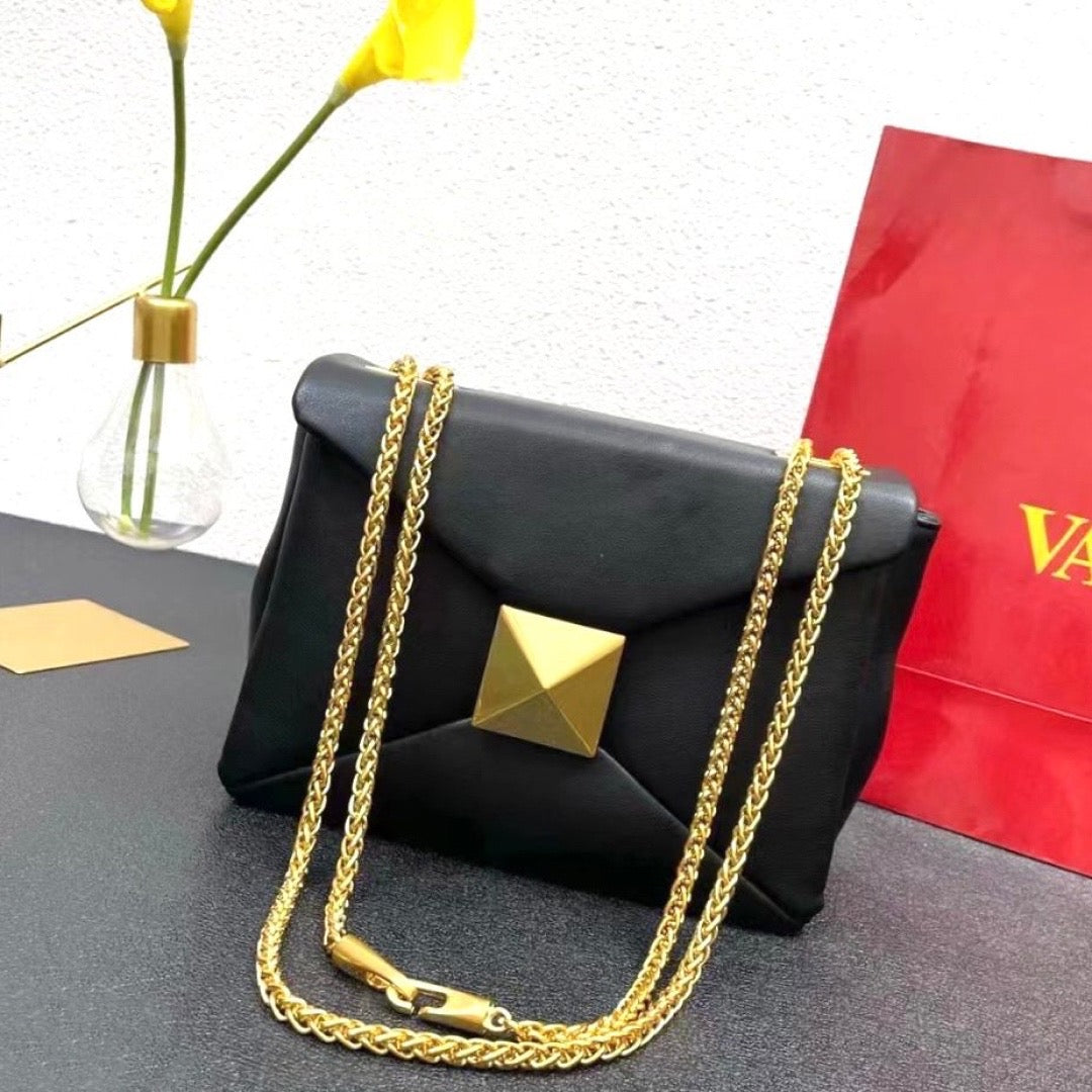 Valentino One Stud chain bag