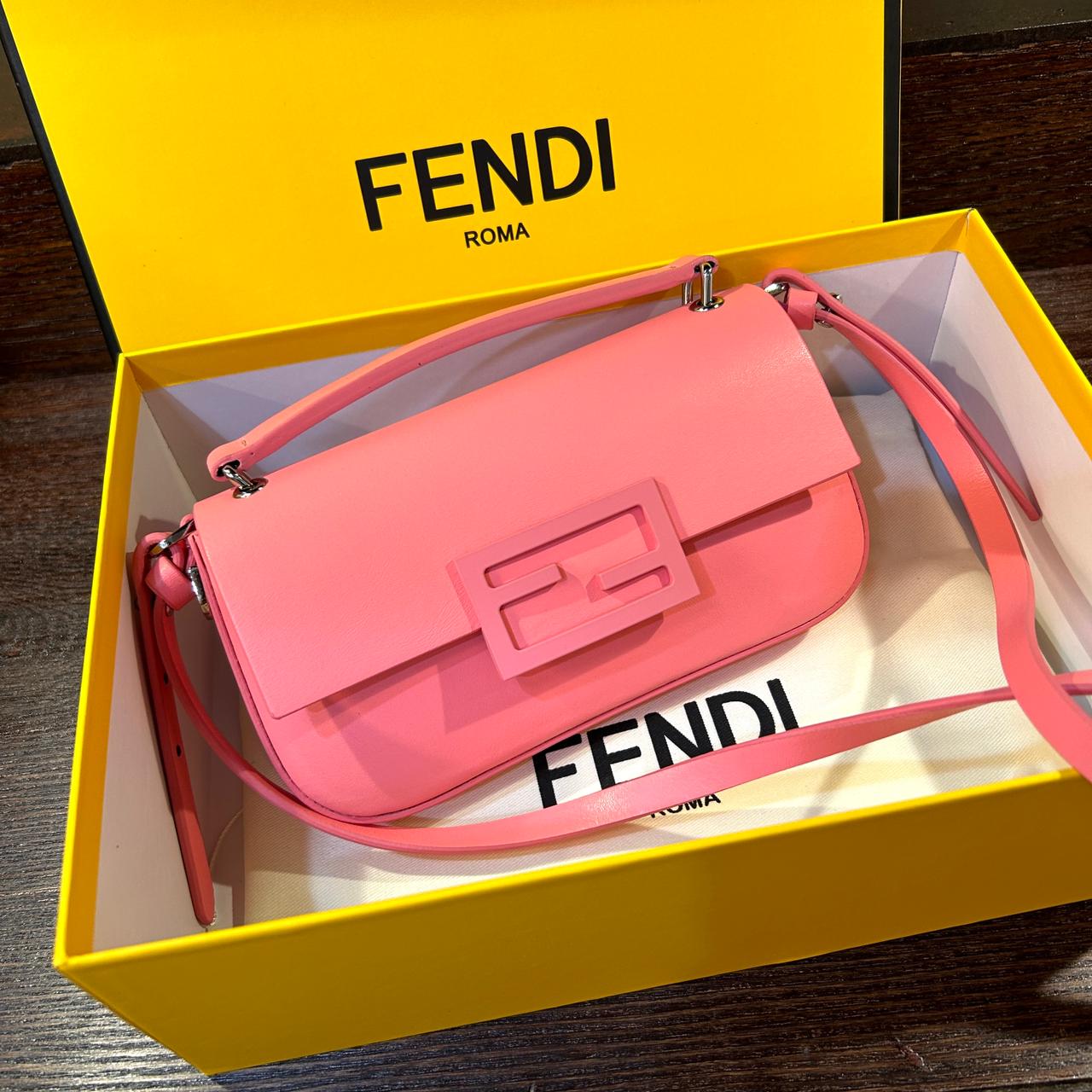 Fendi Baguette continental  Shiny Bag Small