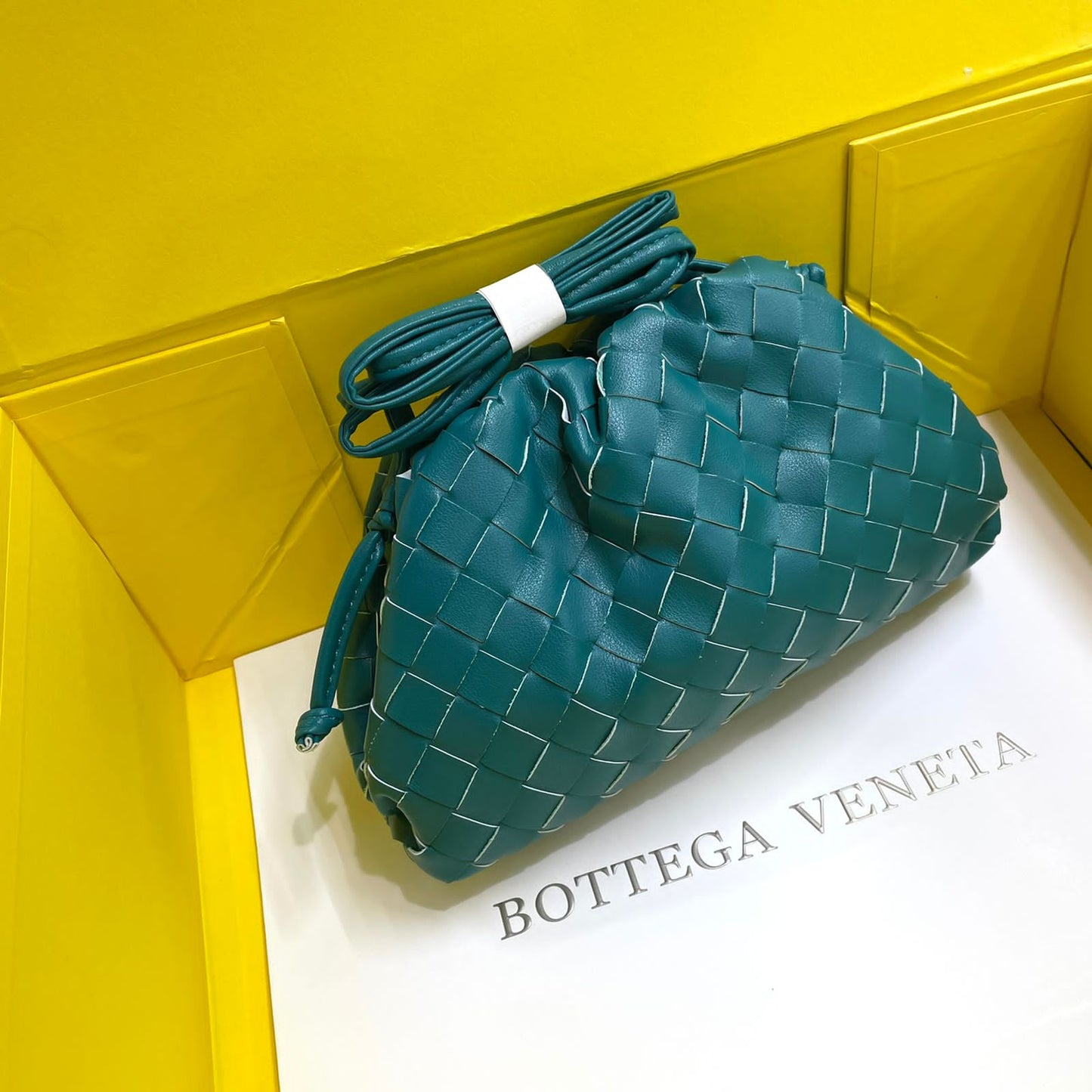 Bottega Pouch Intrecciato small  Bag