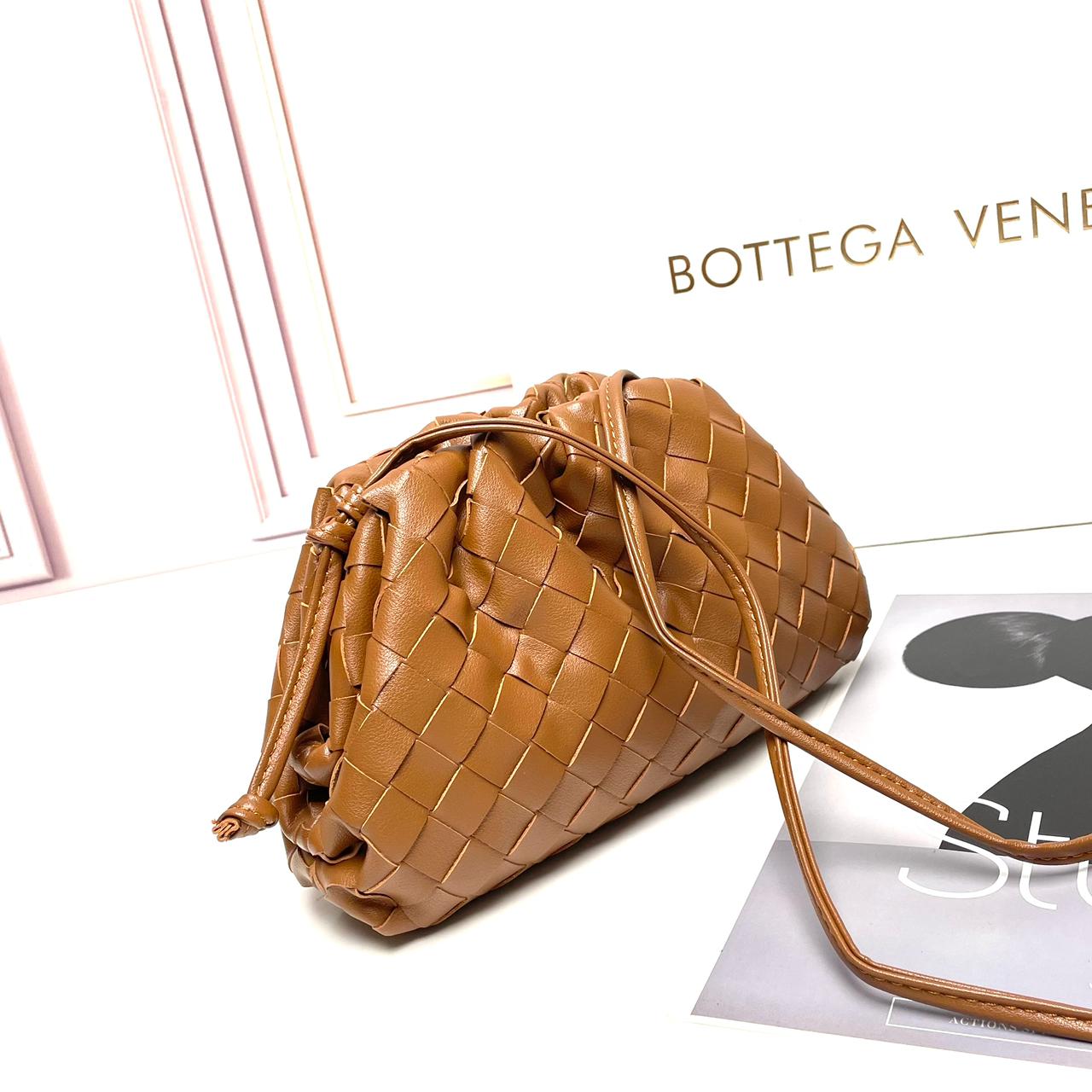 Bottega Pouch Intrecciato small  Bag