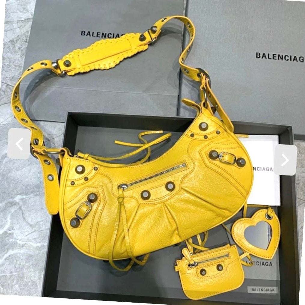 Balenciaga Le Cagole Bag Devoshka