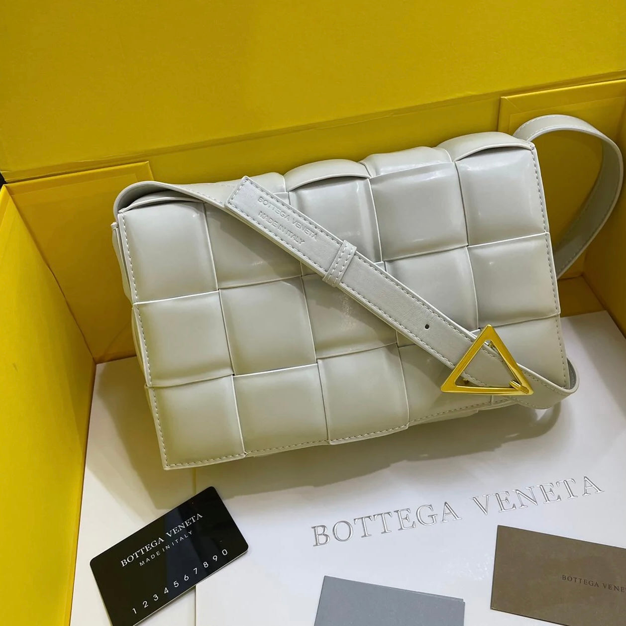 Bottega veneta pouch discount replica